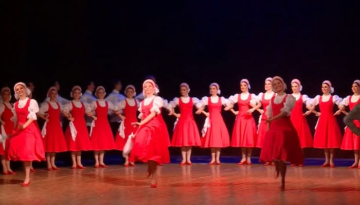 В Новотроицке вновь выступили артисты Государственного академического ансамбля народного танца имени Игоря Моисеева. 