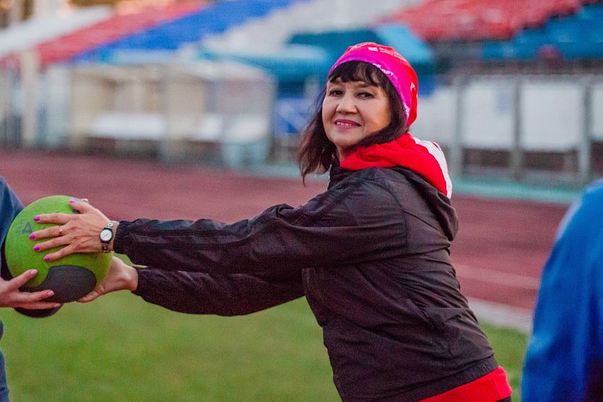 Спортивный герой июля: пенсионерка из Новотроицка Асия Беднова