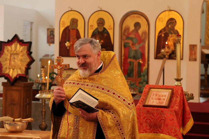Канадский священник рассказывает о службе в Новотроицке и эмиграции 