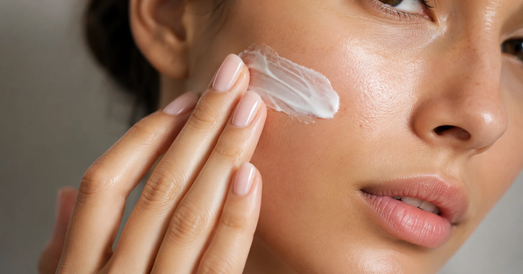 Чувствительная кожа наконец-то переносит флюид SPF50+ без белого налета — победитель Victoire de la Beauté 2025–2026