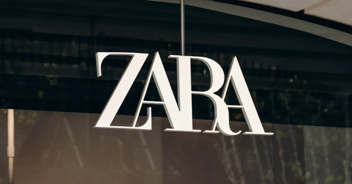 Стильнее футболки: топ ZARA менее 30 евро спасёт ваши образы от жары